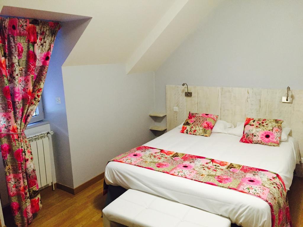 Hotel & Spa Rodier Campagnac  الغرفة الصورة